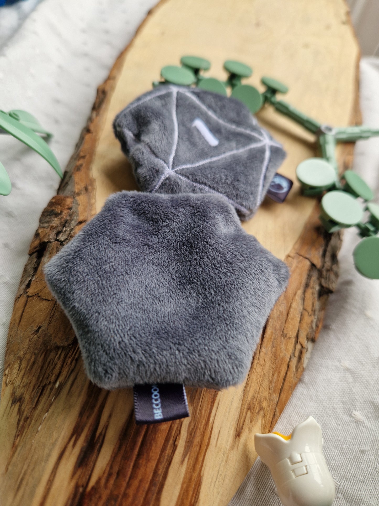 Dice D20 - fidget plush - grey