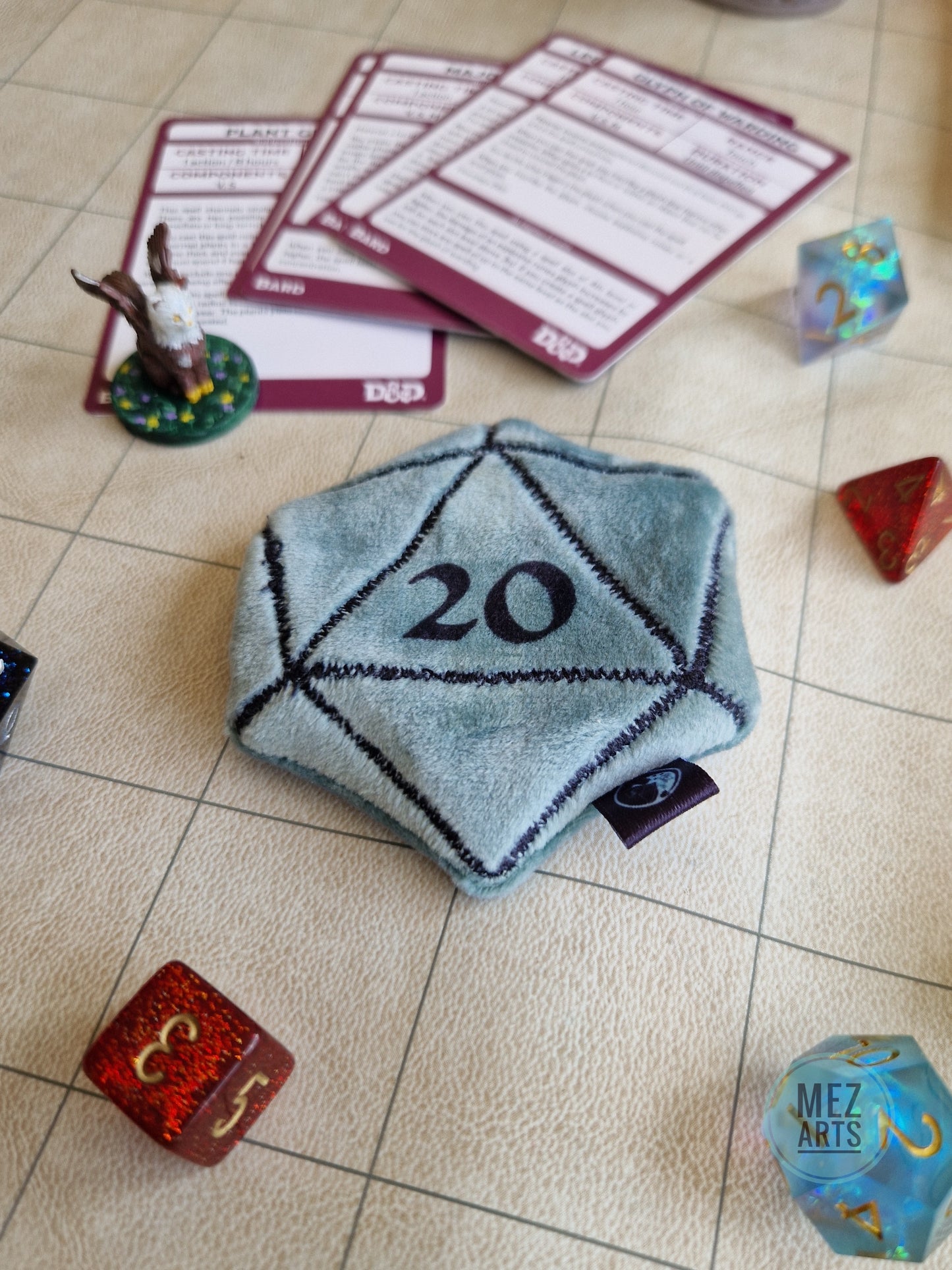 Dice D20 - fidget plush - mint 20
