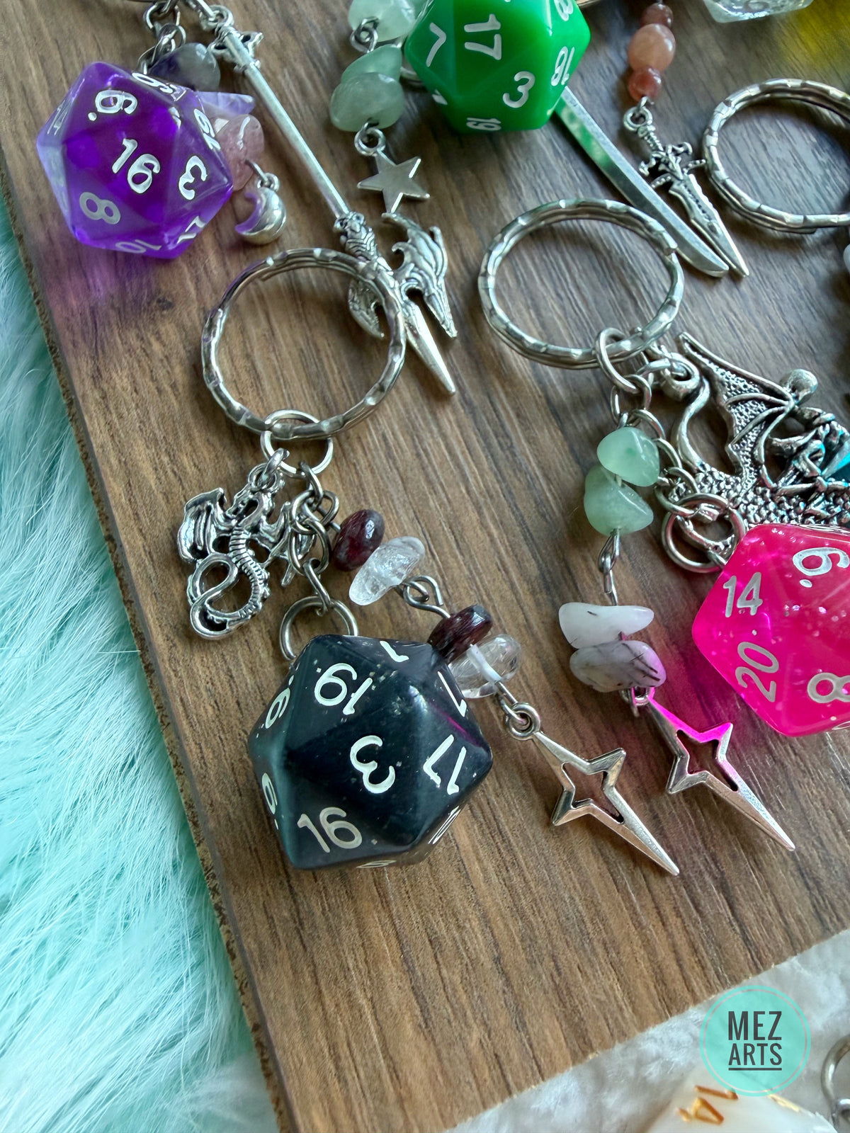 Dice D20 | keychain mystery