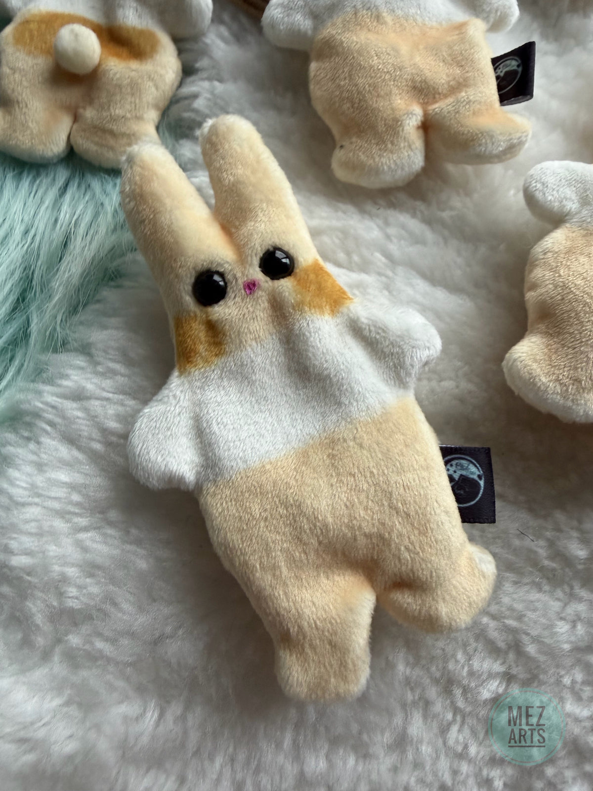 Bunny - fidget plush - White(ish)