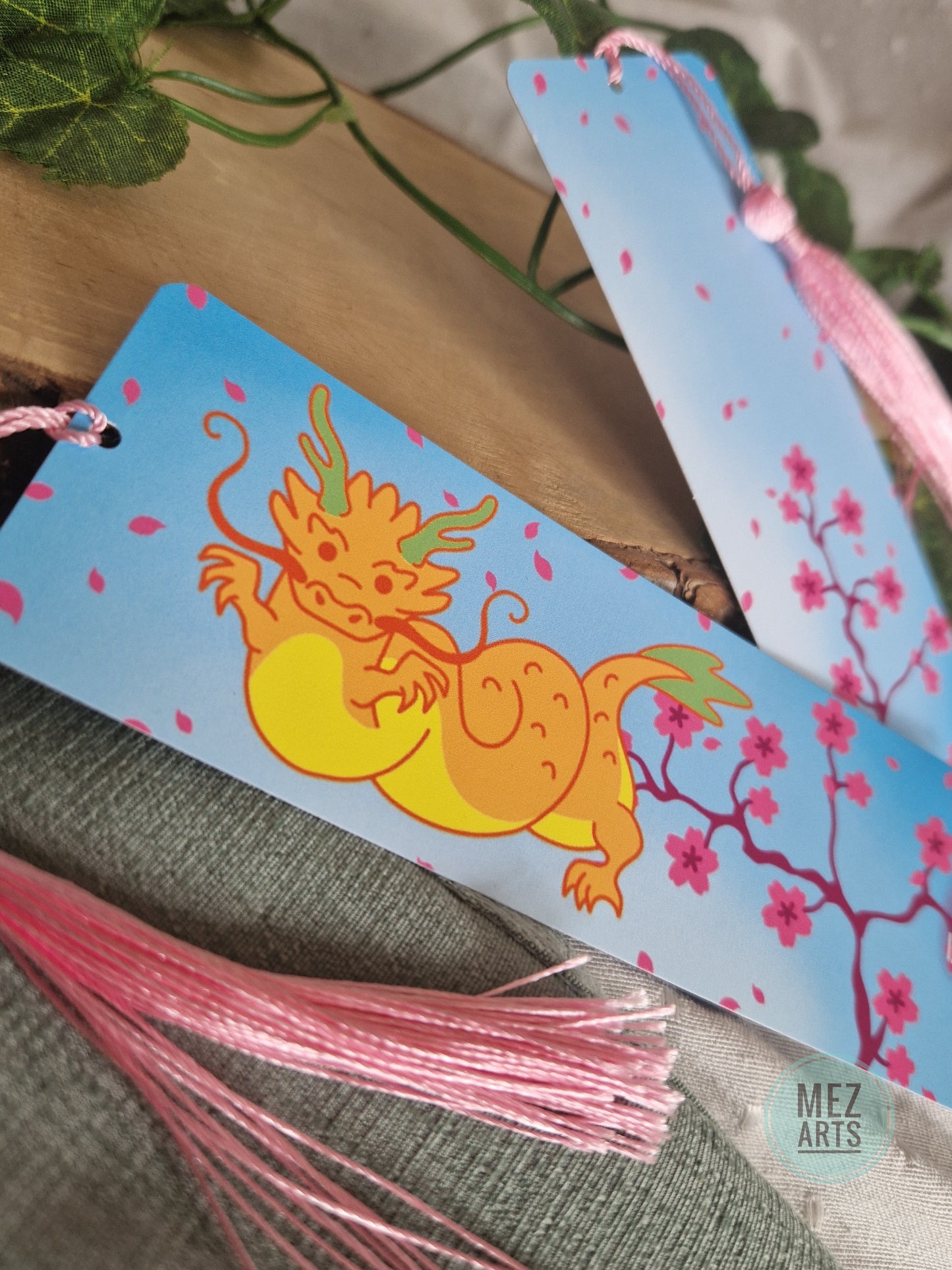 Sakura dragon | bookmark