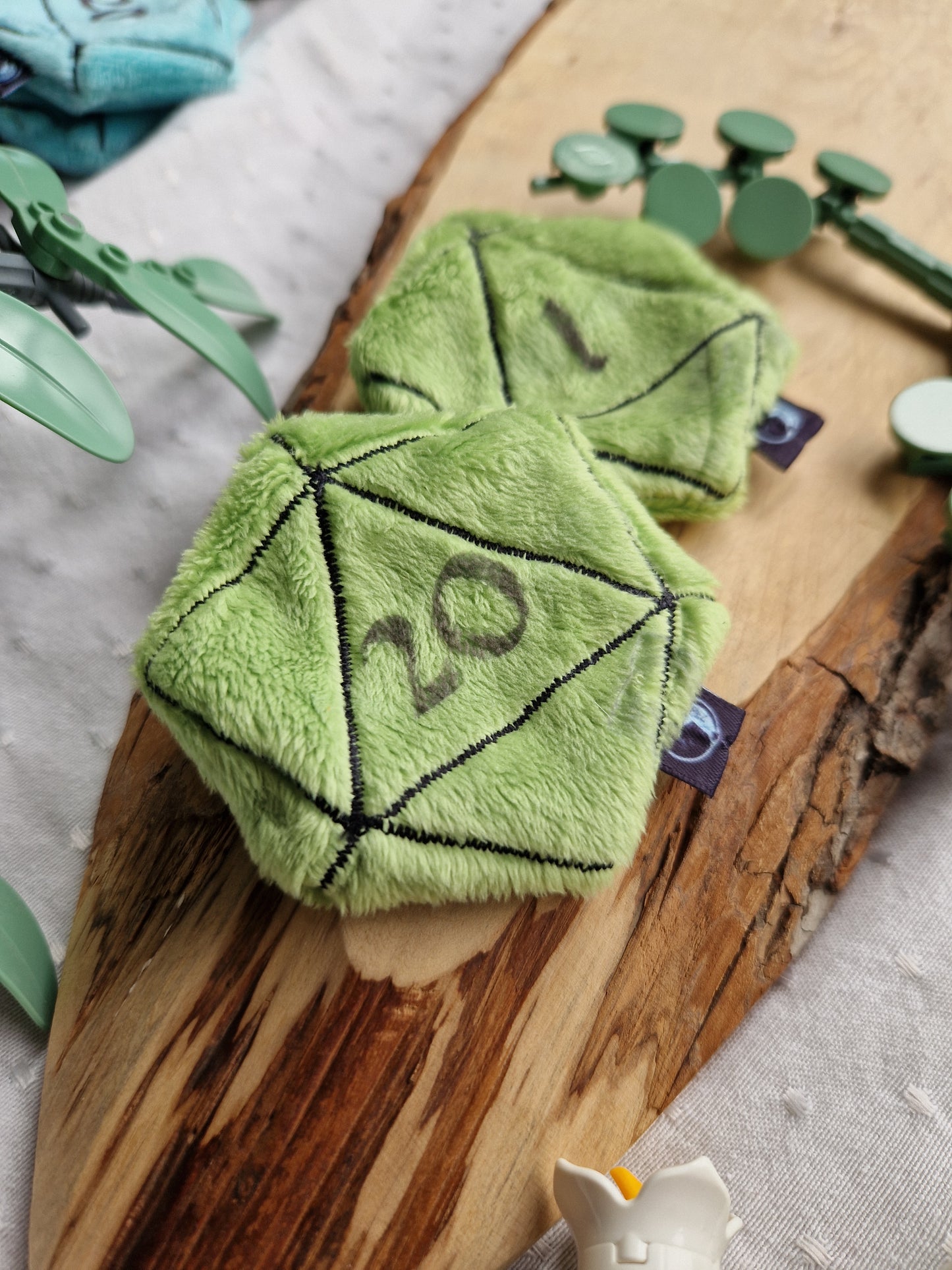 Dice D20 - fidget plush - light green