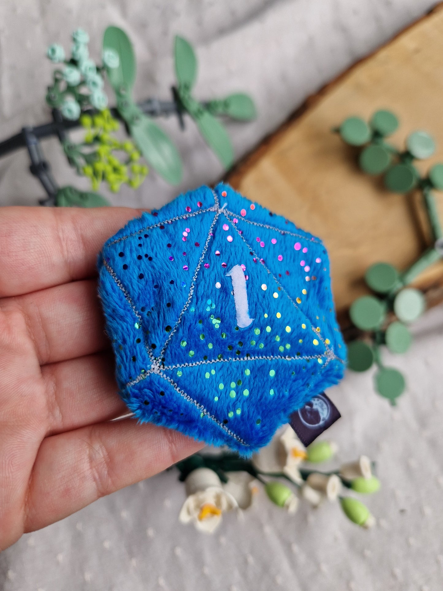 Dice D20 - fidget plush - blue rainbow