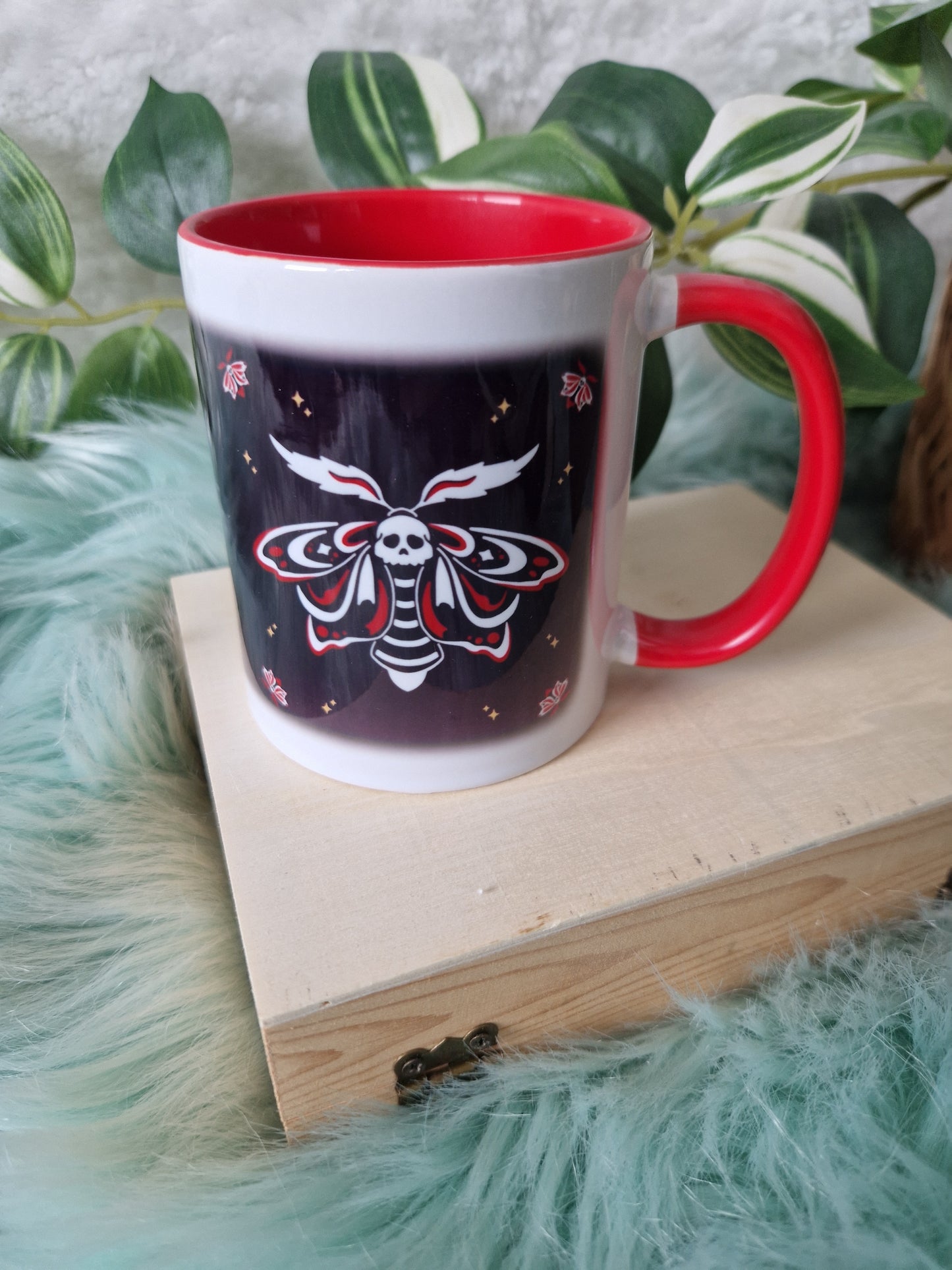 Skull Moth mug 1 | B-grade