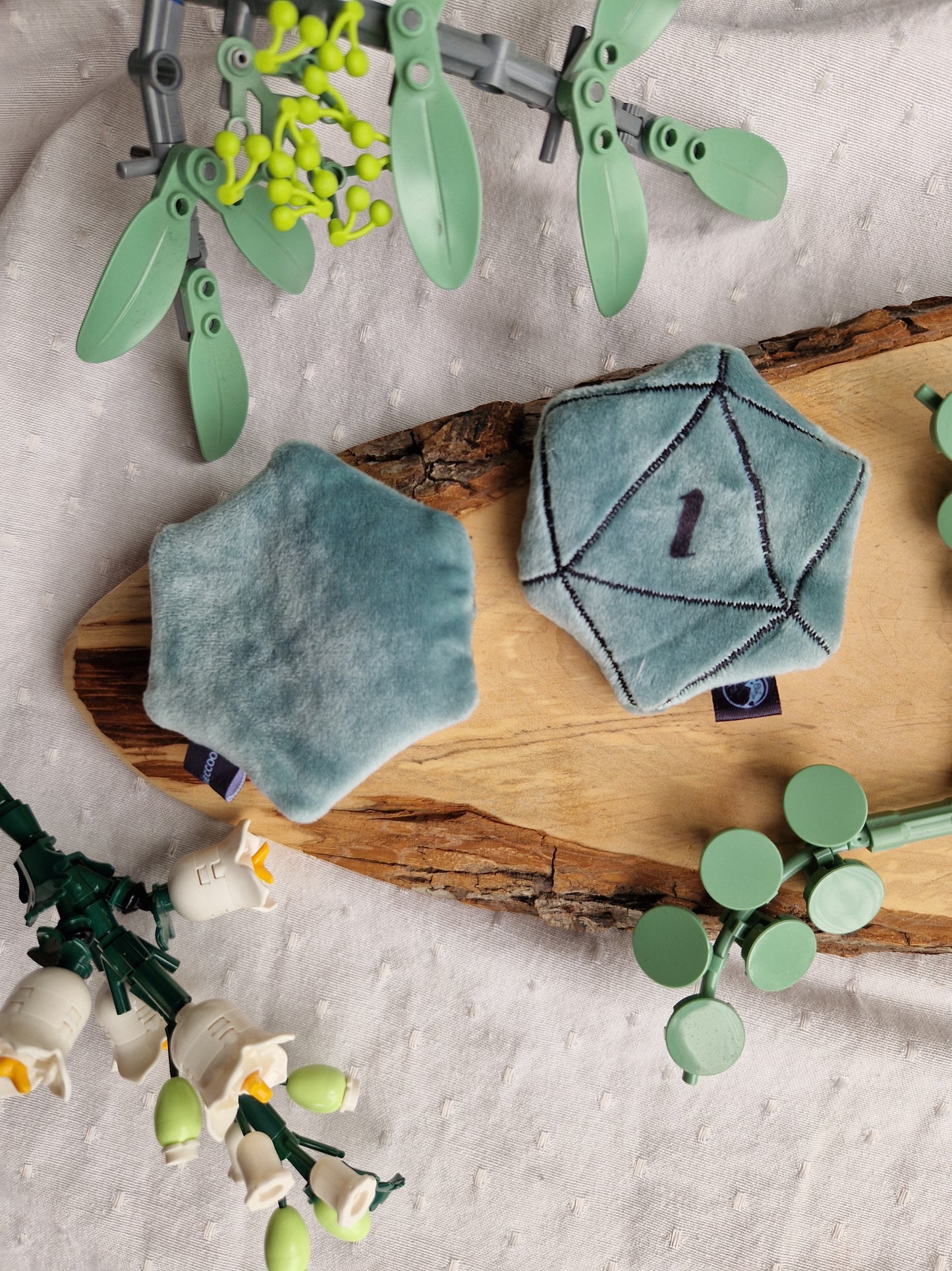 Dice D20 - fidget plush - dark mint