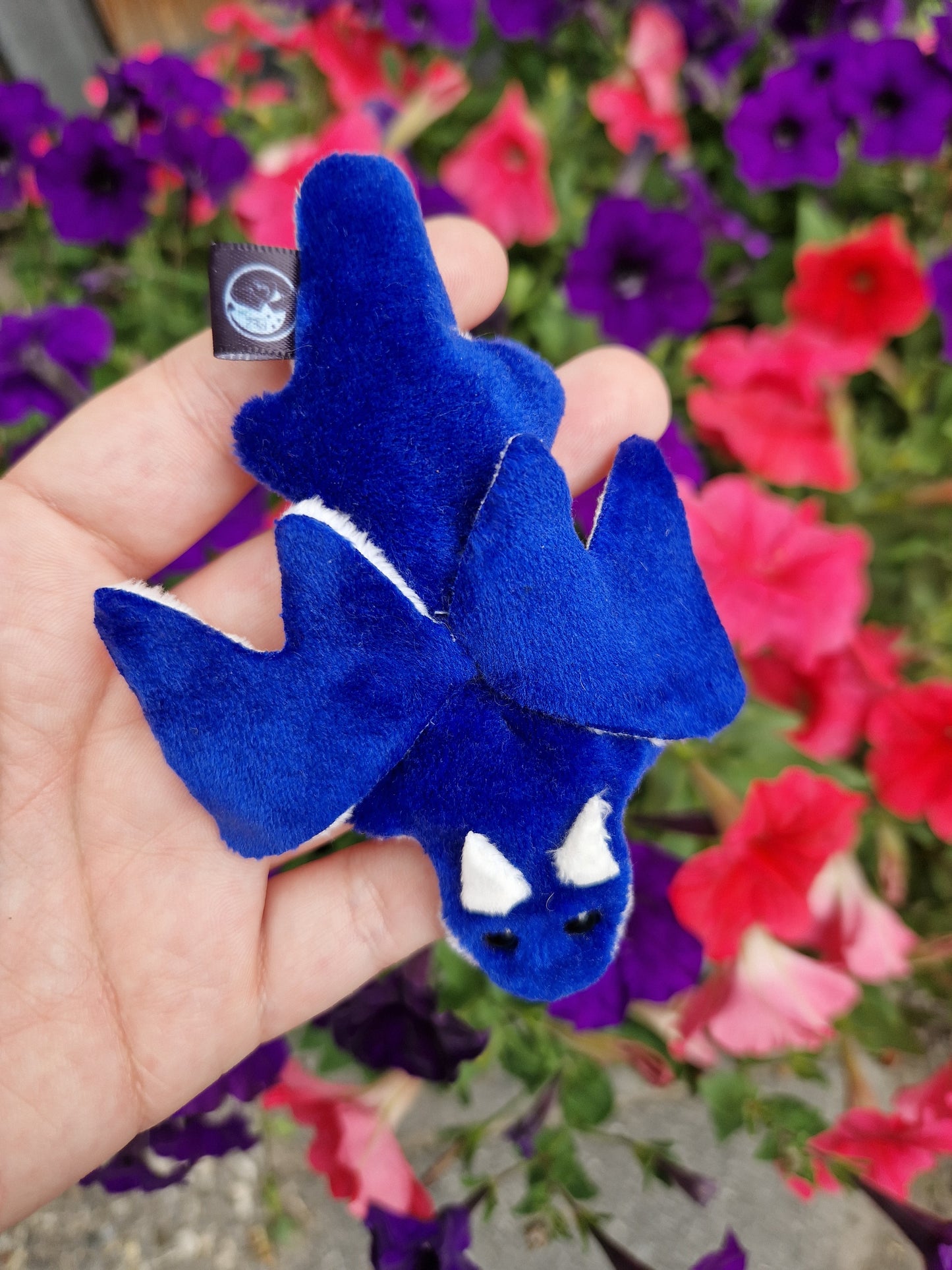Dragon - fidget plush - blue and white