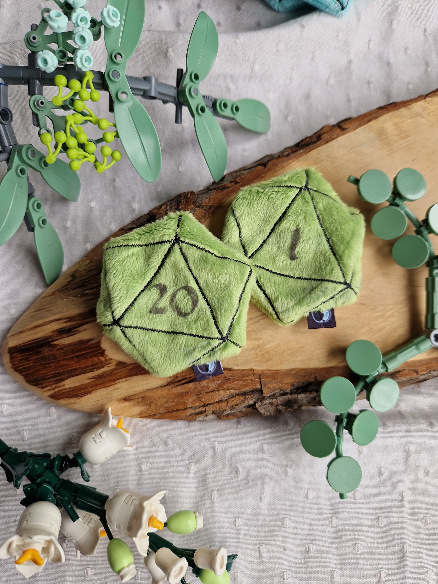 Dice D20 - fidget plush - light green