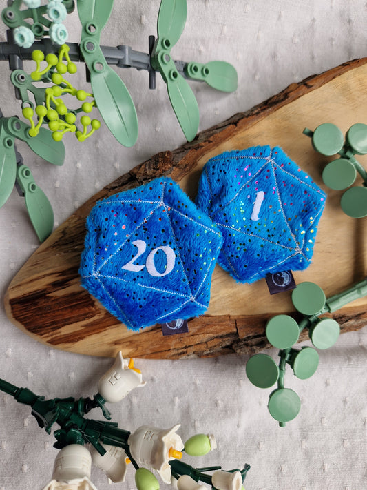 Dice D20 - fidget plush - blue rainbow
