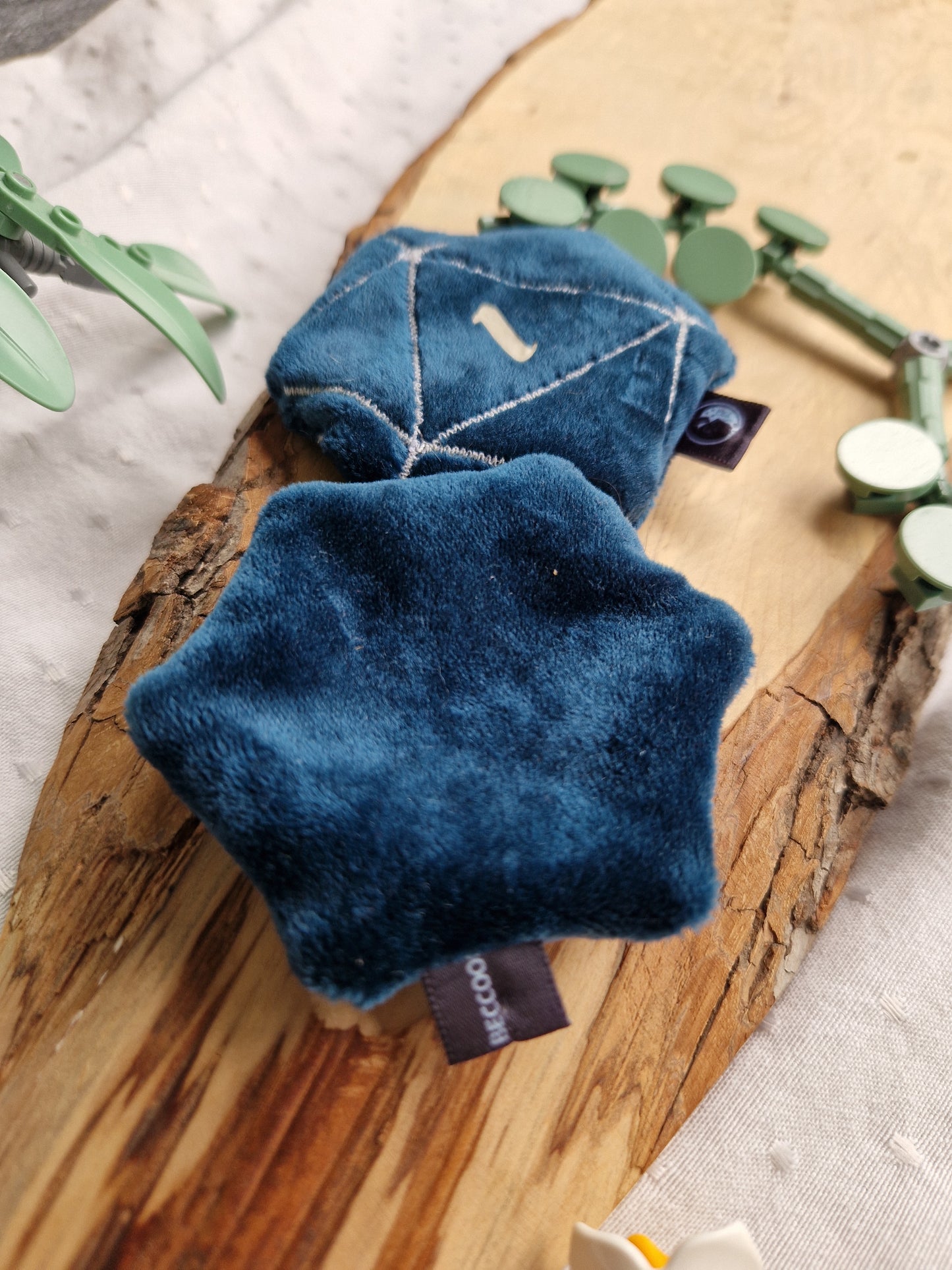 Dice D20 - fidget plush - turquoise