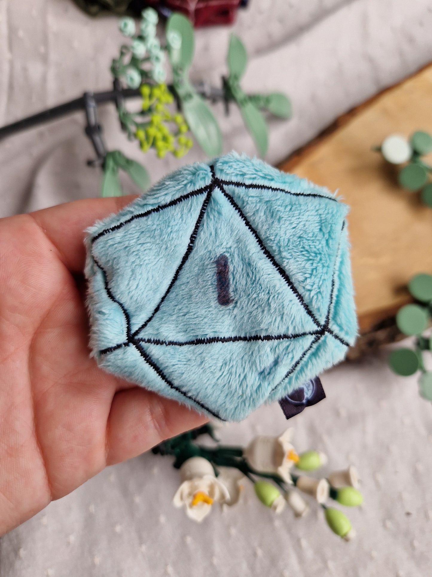 Dice D20 - fidget plush - mint