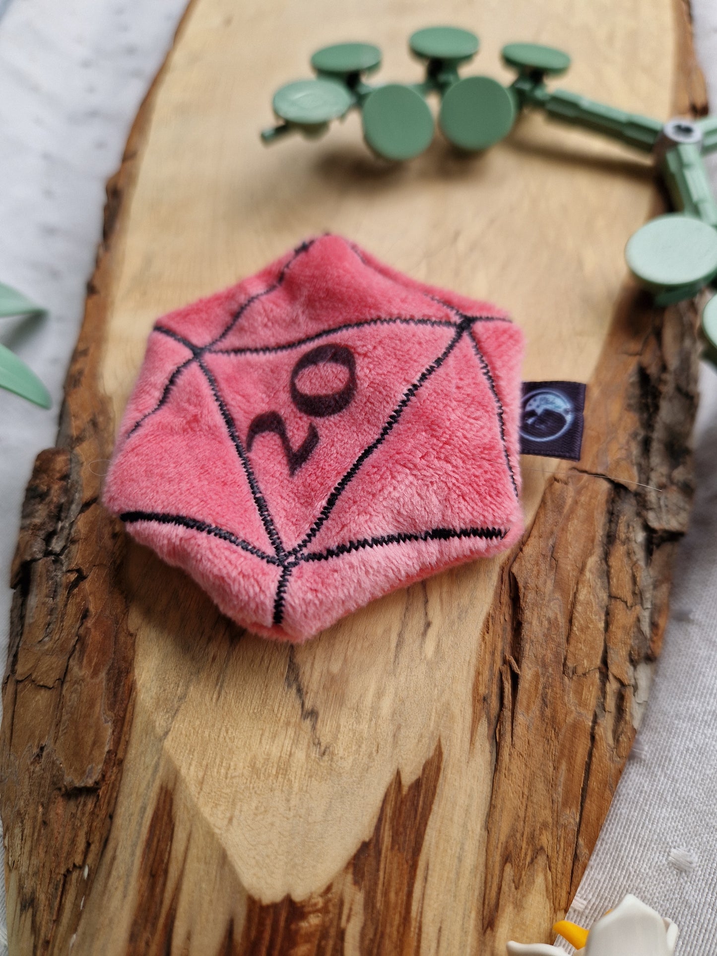 Dice D20 - fidget plush - pink